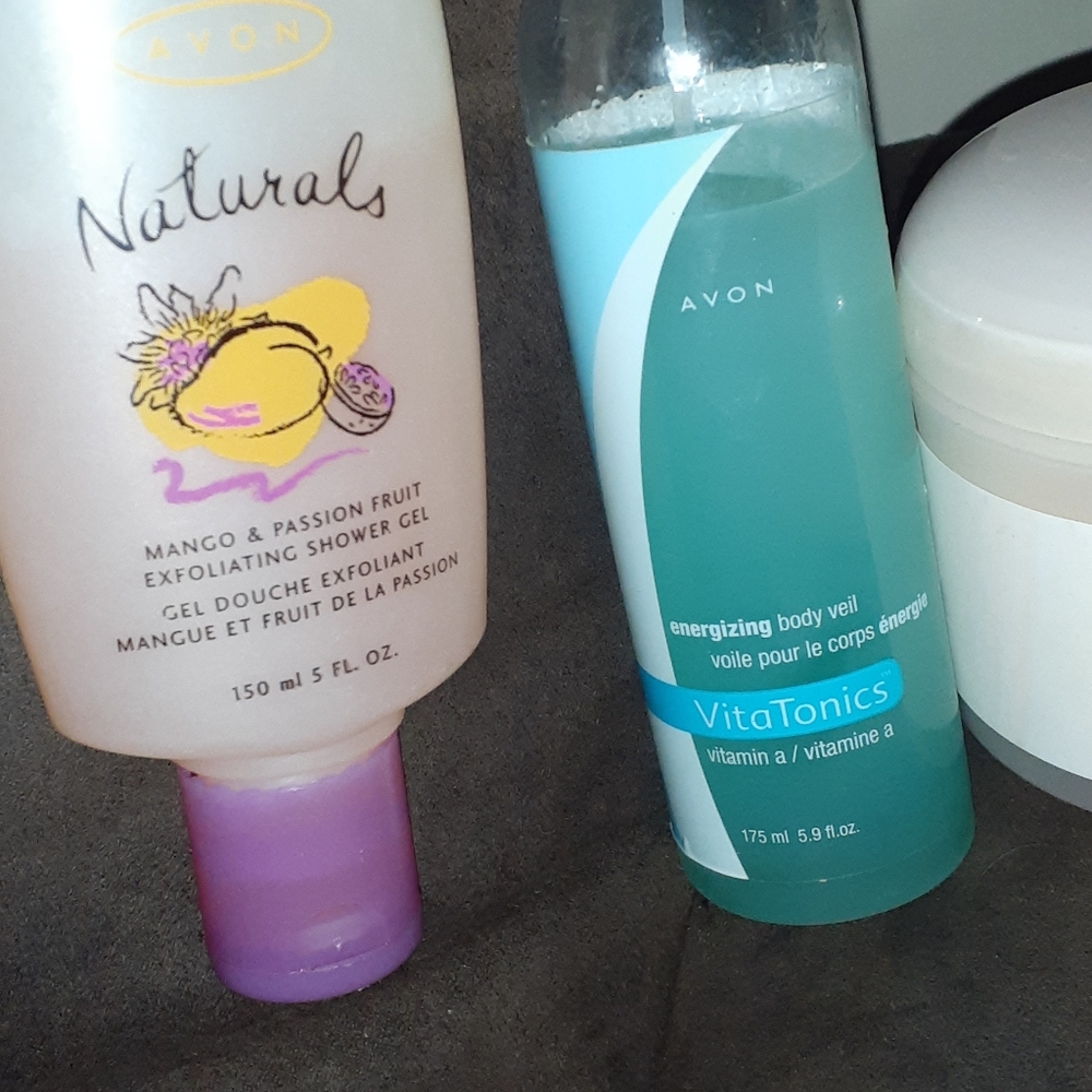 Avon Bundle - Picture 3 of 6